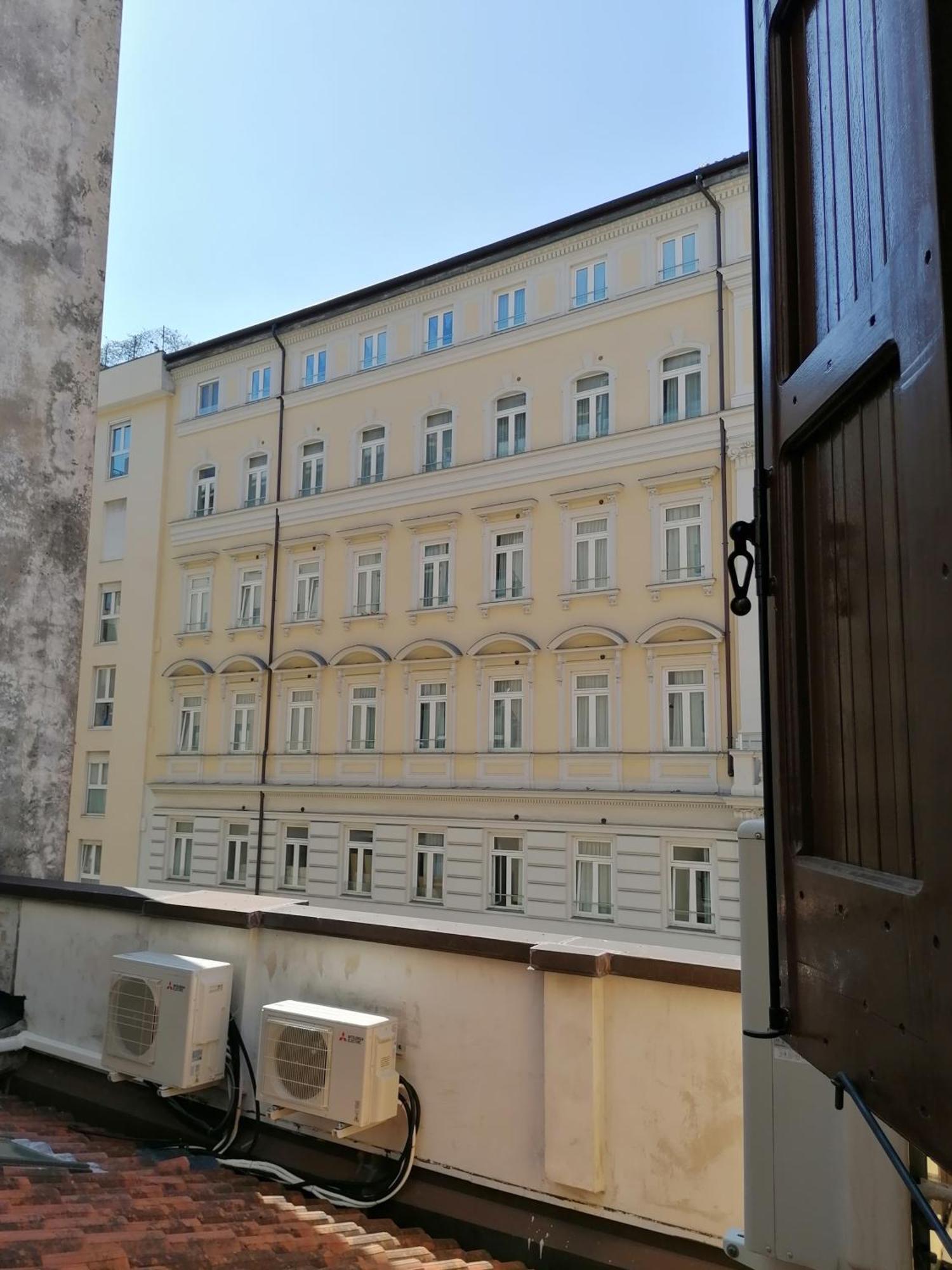 Tana Bianca Apartment Триест Екстериор снимка