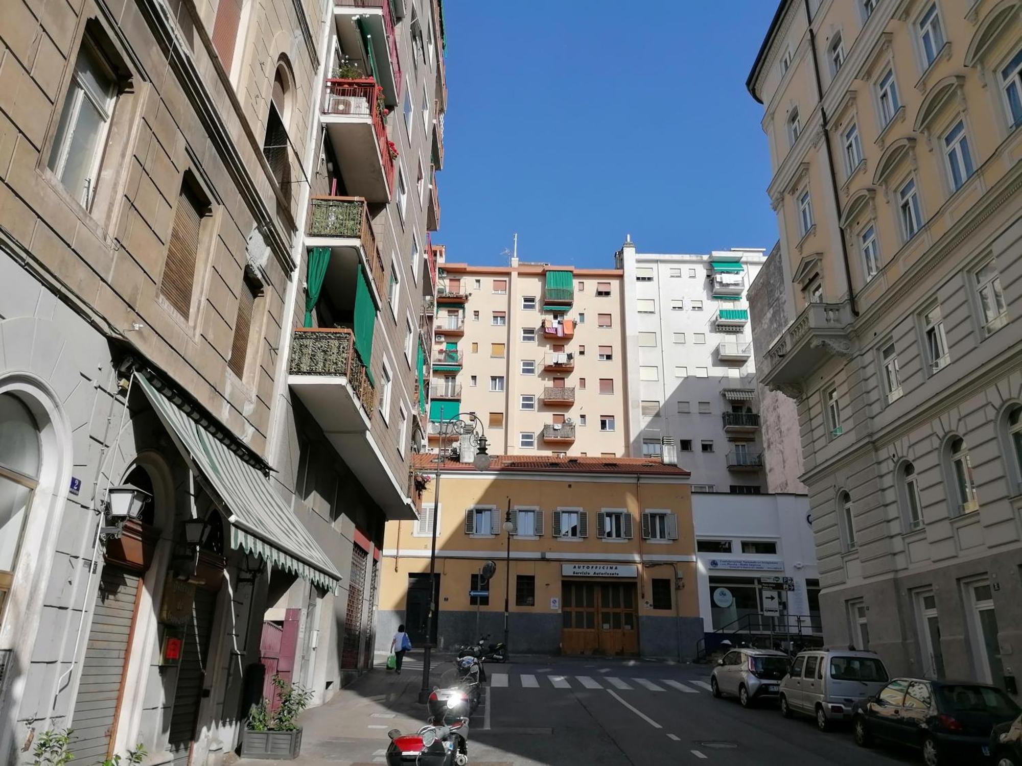 Tana Bianca Apartment Триест Екстериор снимка